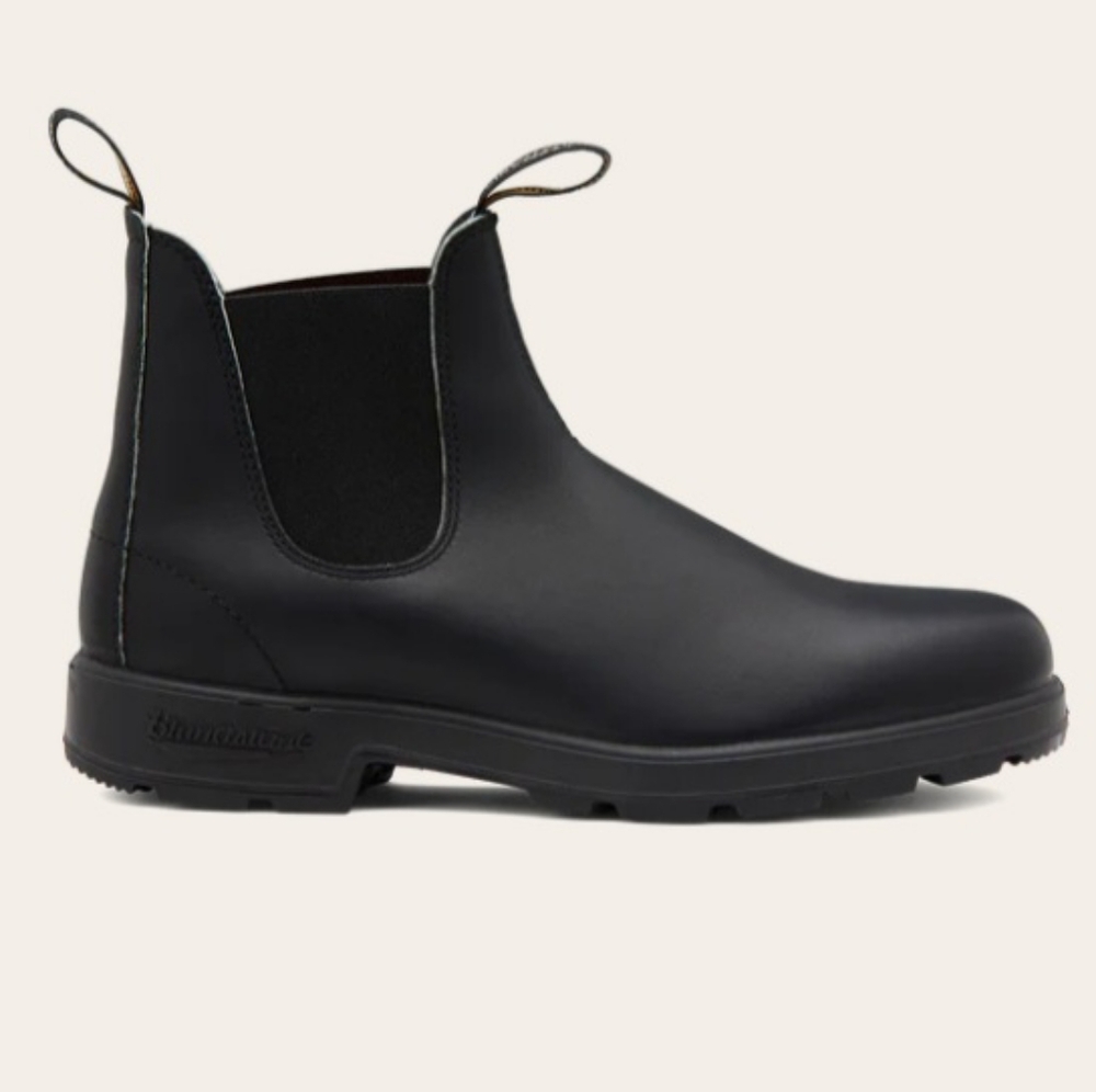 SOLD  New In Box Blundstone 510 Boots Black 4.5
